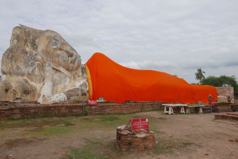 liegender_Buddha_ayutthaya_travel2eat (2)