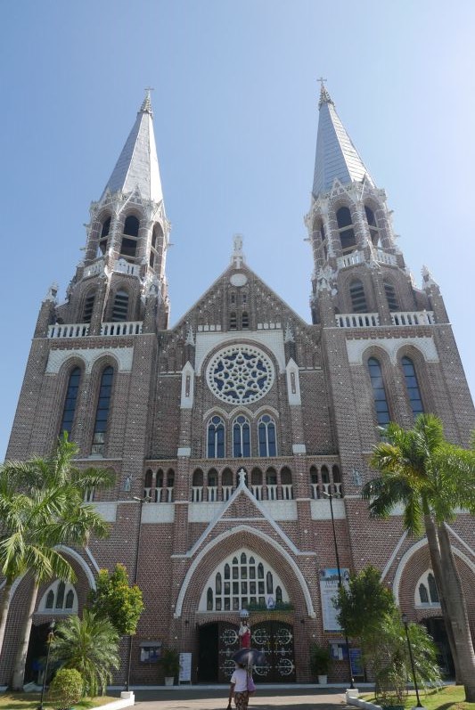 Kirche_Yangon_Myanmar_travel2eat (2)