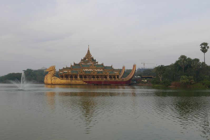 kandawgyi_See_Yangon_Myanmar_travel2eat (1)