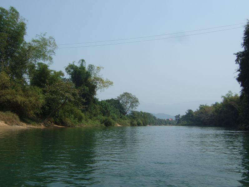 Kayak_Fluss_Vang_Vieng_Laos_travel2eat