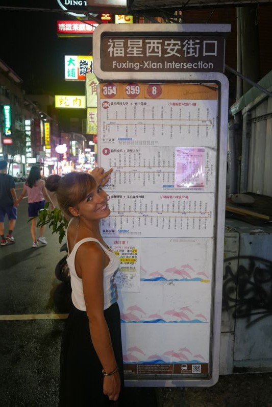 So sieht es an einer taiwanesischen Bushaltestelle aus