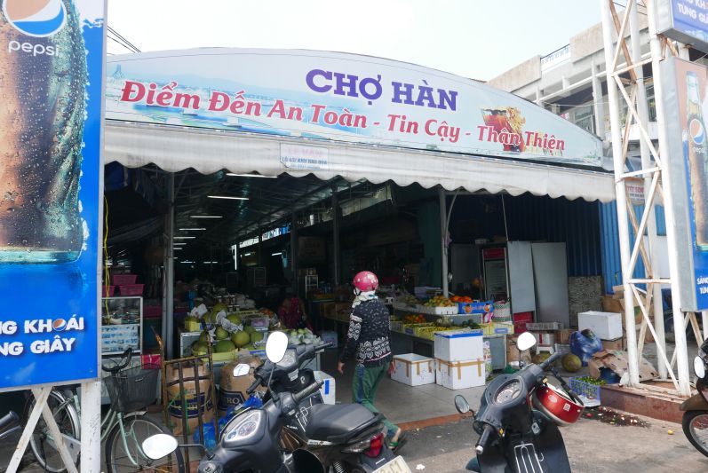 Ein Eingang des Han Markts