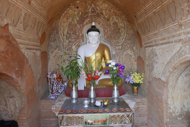 Buddha_Bagan_Myanmar_travel2eat (2)