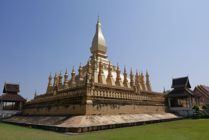 Phat_That_Luang_Vientiane_Laos_travel2eat (4)